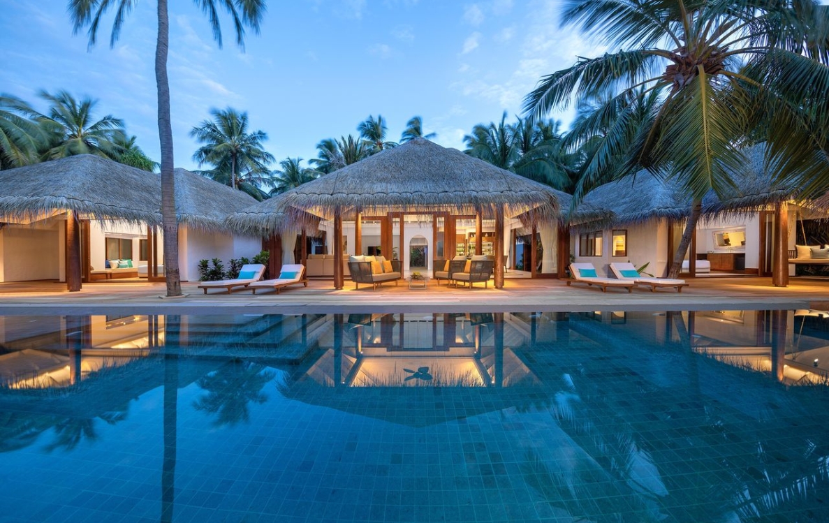 Lagoon pool villa