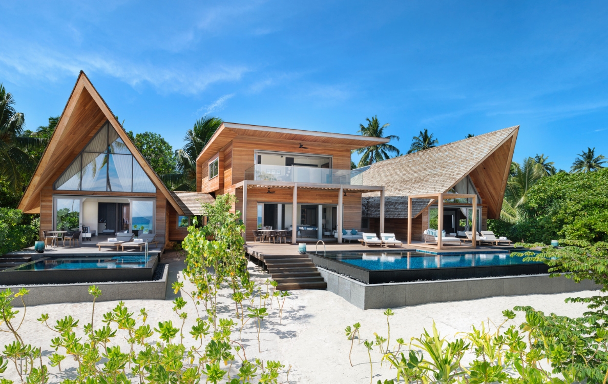 Lagoon pool villa