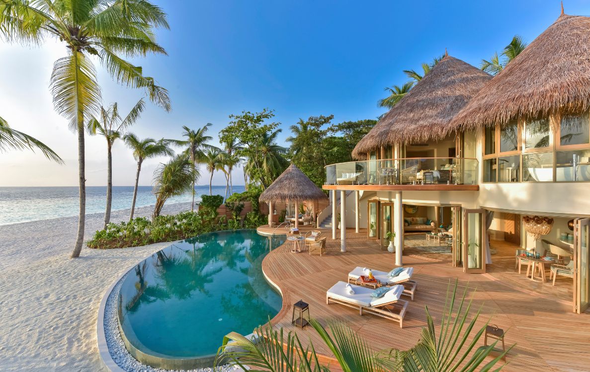 Lagoon pool villa